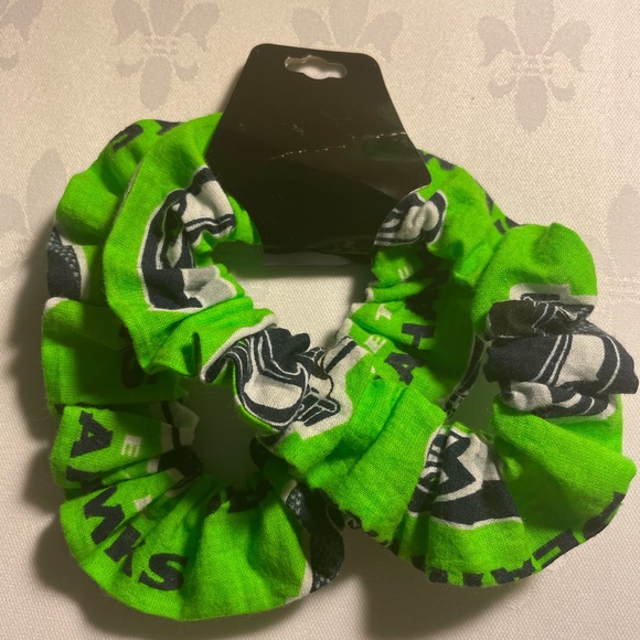 Face Mask, Key Ring, & 2 Hair Scrungee - Picture 4 of 4